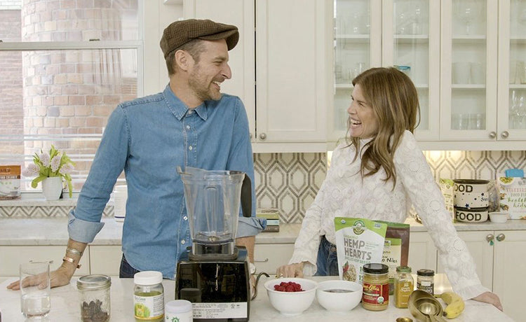 How to Make a Superfood Smoothie—Starring Celebrity Photographer Alexi Lubomirski