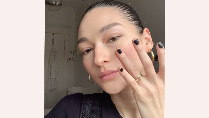 Watch This Model Mom Do "Wake Up" Makeup in 3 Minutes