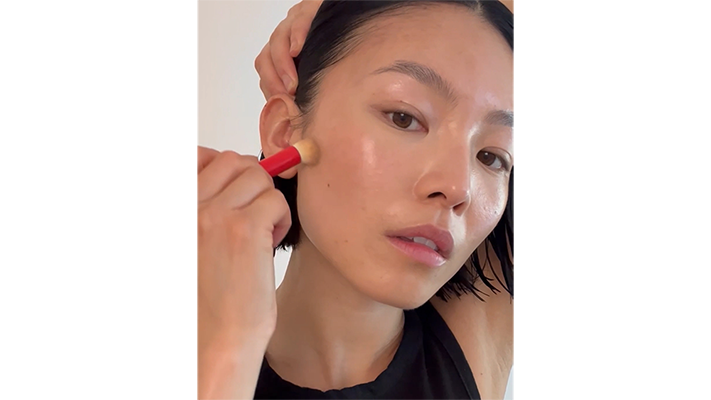 This 2-Shade Contour Trick is the Secret to Lazy Girl Makeup