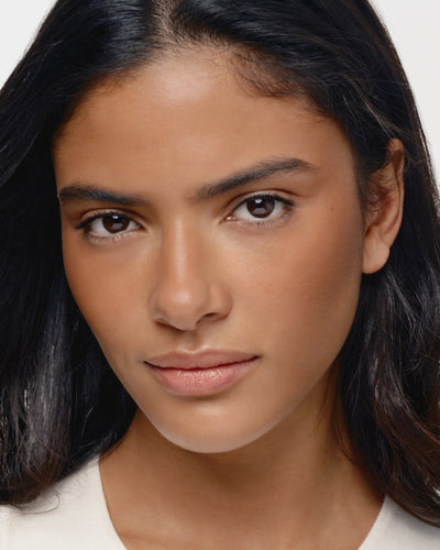 Model wearing Sun Tone Creme.