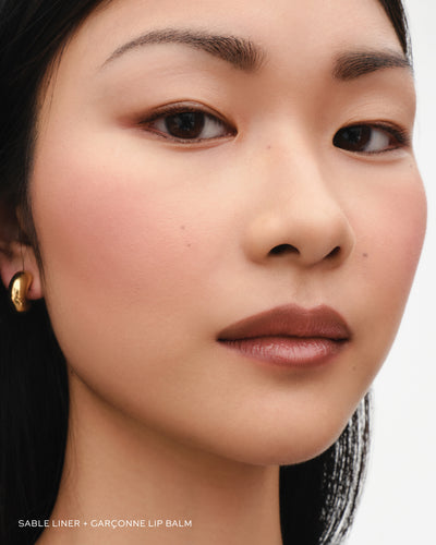 Model wears lip liner in Sable.