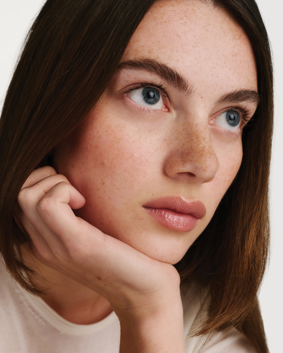 Model wearing HydroBalm in Nectar.