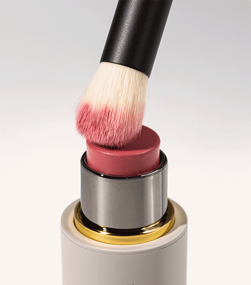 How to Clean Makeup Brushes and Blenders: Effortless Guide