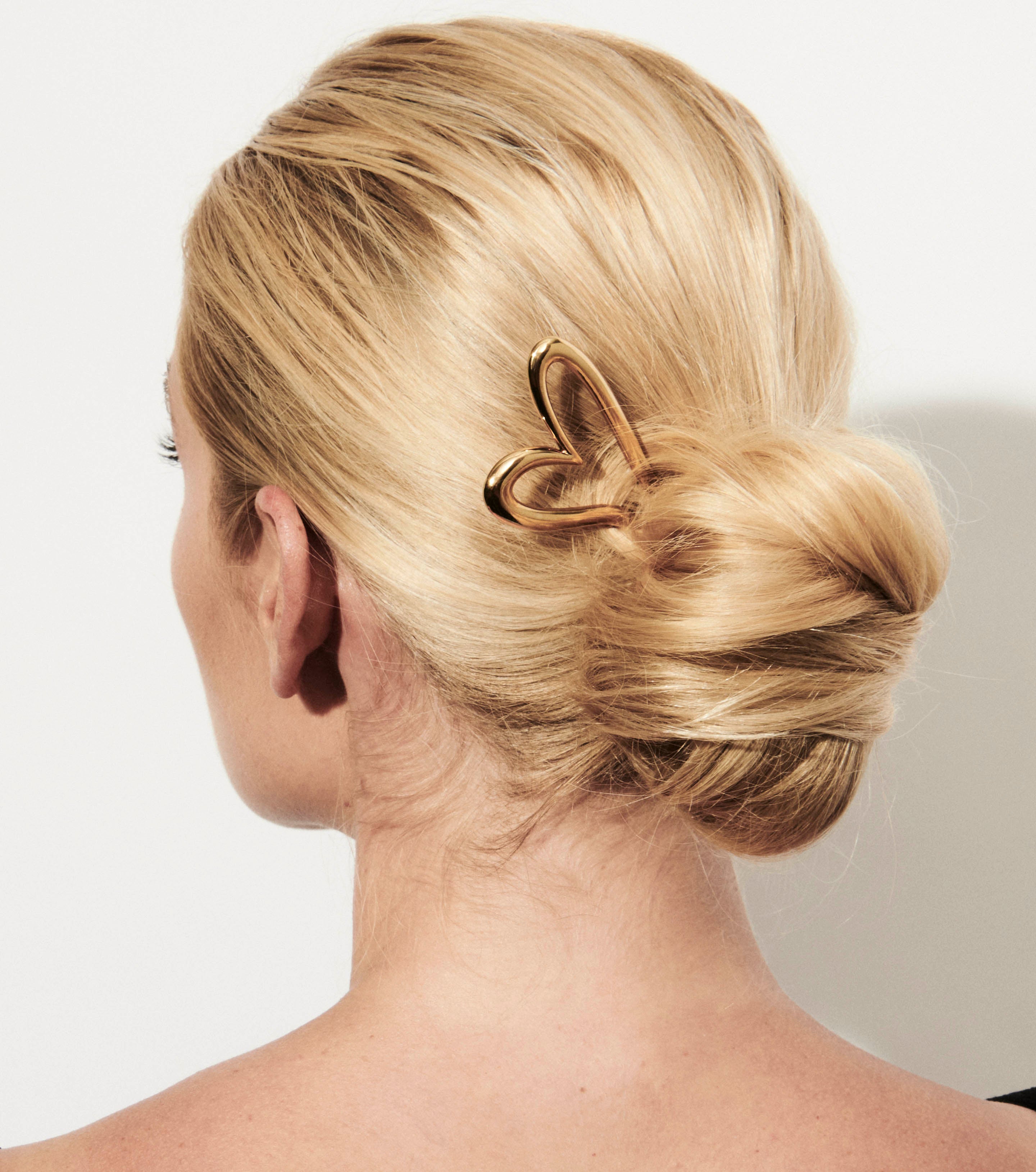 Trend alert! Exposed bobby pin hairstyles you have to try RN